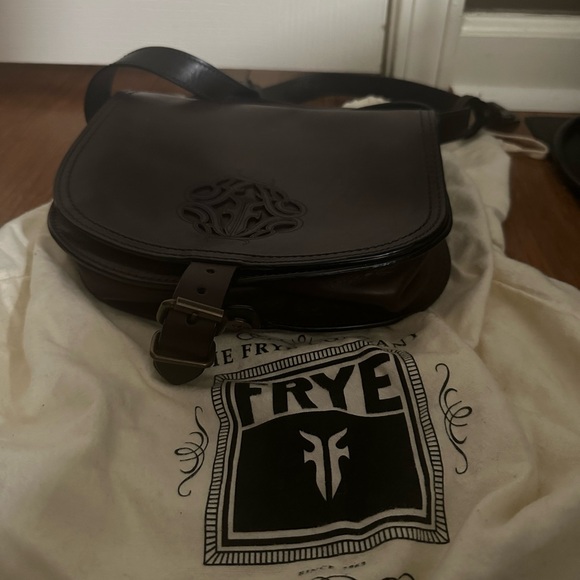 Frye cross body bag with dust bag!!! - Picture 4 of 4
